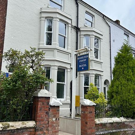 Hamilton Court Hotel Hoole Chester Bagian luar foto