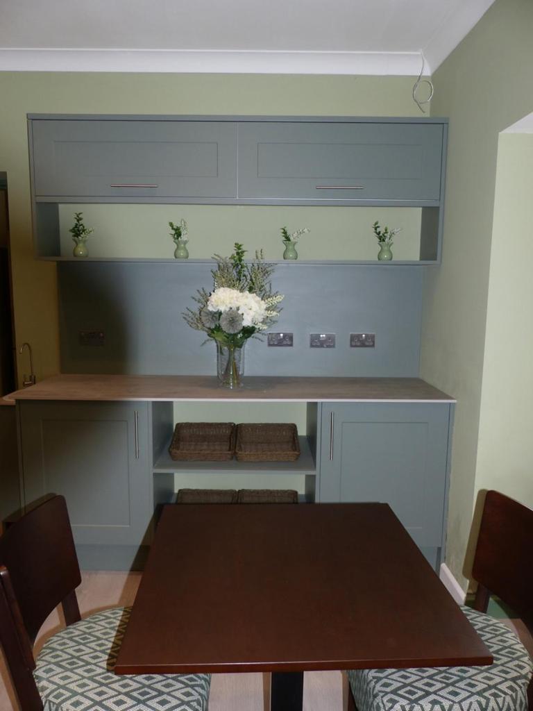 Hamilton Court Hotel Hoole Chester Bagian luar foto
