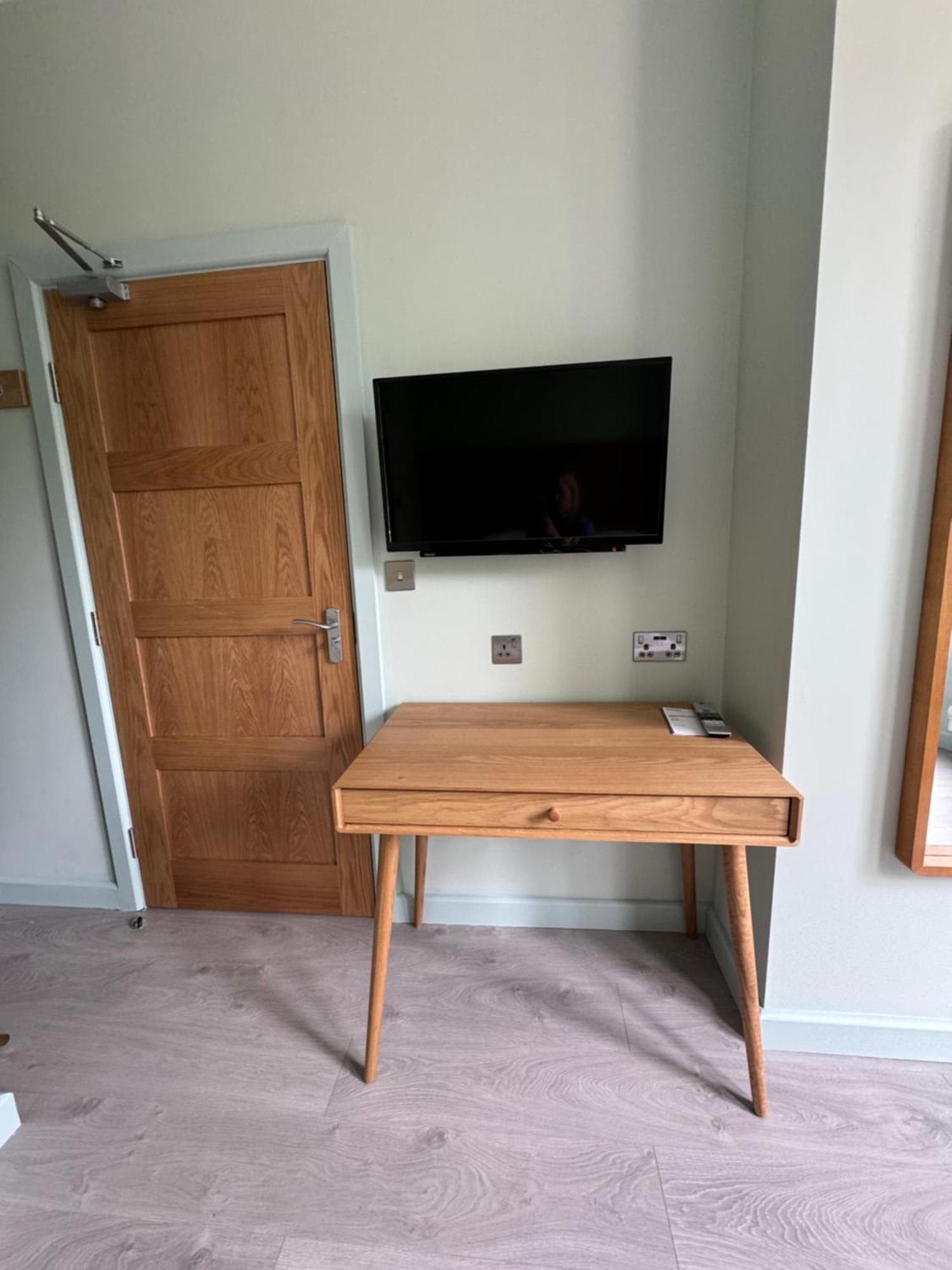Hamilton Court Hotel Hoole Chester Bagian luar foto